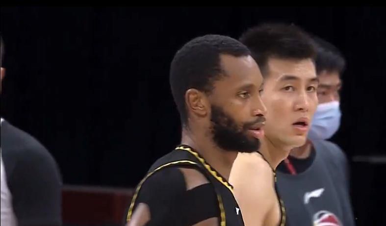 女主播扒开尿口给粉丝看